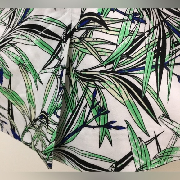 St. Tropez West | Floral Skirt Size 6 Like New! - Picture 4 of 5